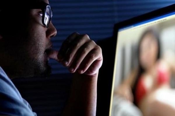 ردو البال..عروض جنسية على الفيسبوك تقود إلى تفكيك شبكة للدعارة الرقمية بالقنيطرة